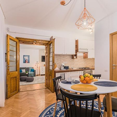Garden Hideout - Central Apartment Braşov Buitenkant foto