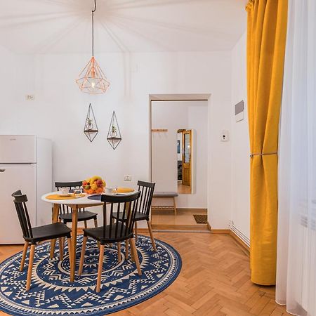 Garden Hideout - Central Apartment Braşov Buitenkant foto