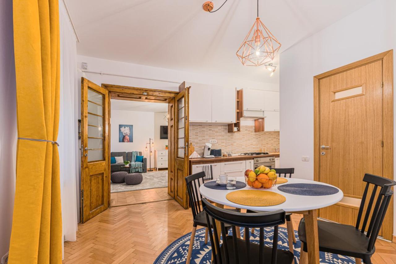 Garden Hideout - Central Apartment Braşov Buitenkant foto