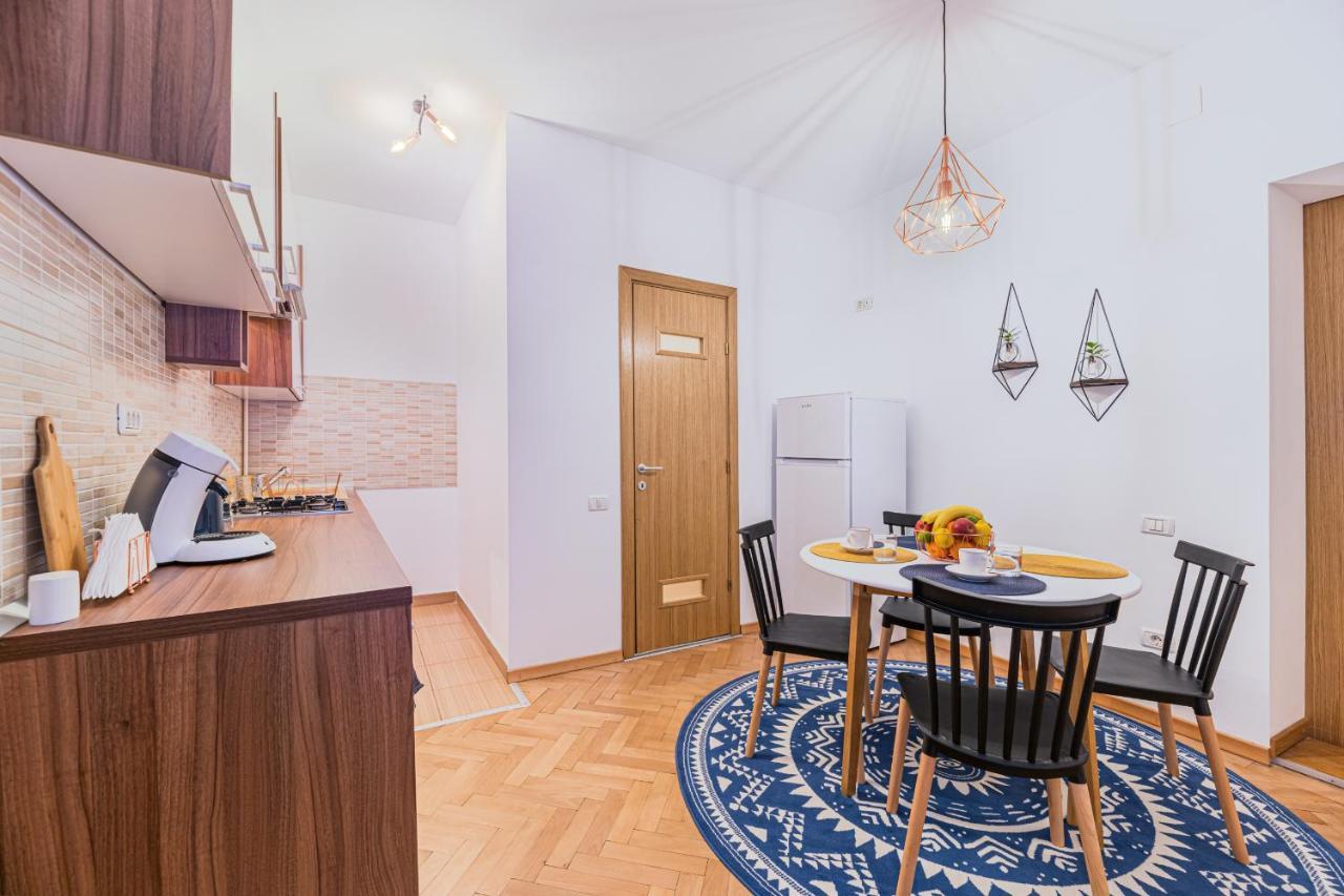 Garden Hideout - Central Apartment Braşov Buitenkant foto